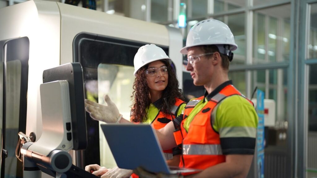 Doanh nghiệp có được tự đào tạo không ?