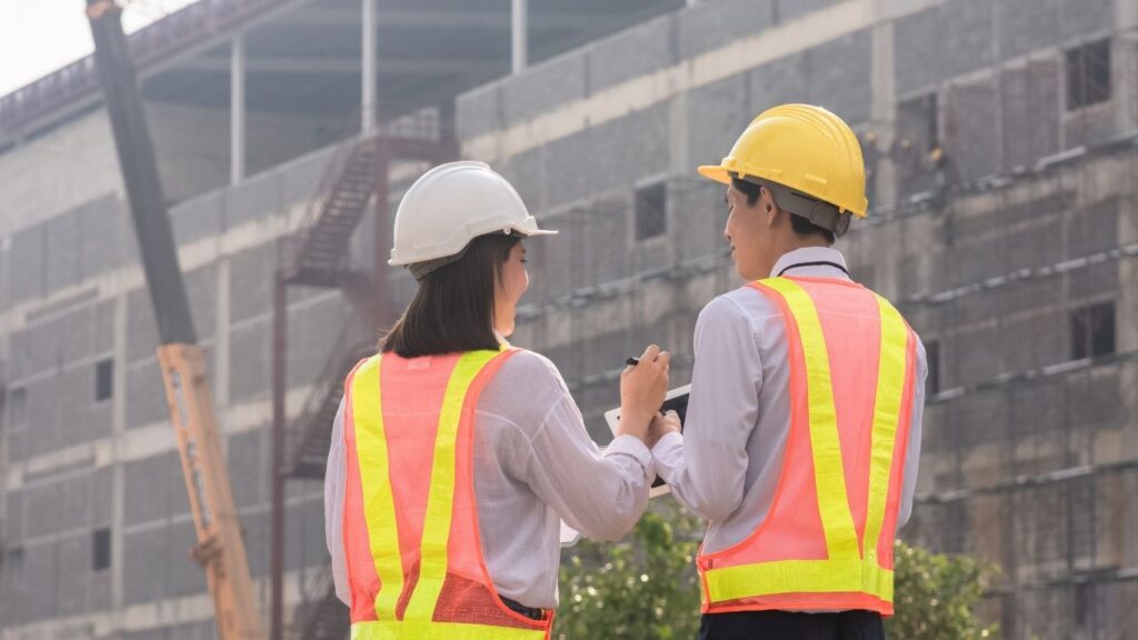 Khi nào nên thuê đơn vị ngoài